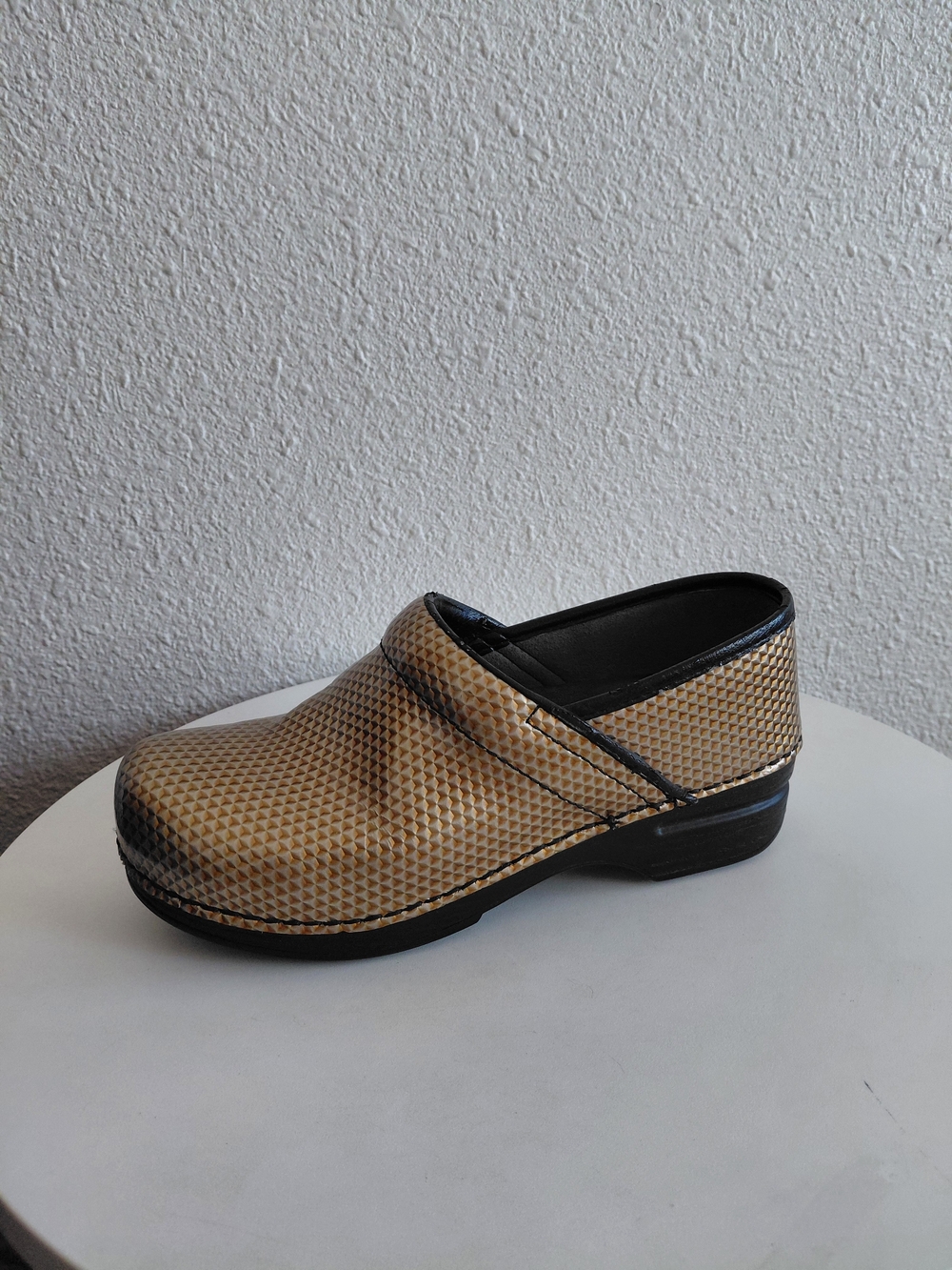 Dansko "XP" Waterproof Metallic Gold Professional Clogs Womens Size 38/7.5-8 . I